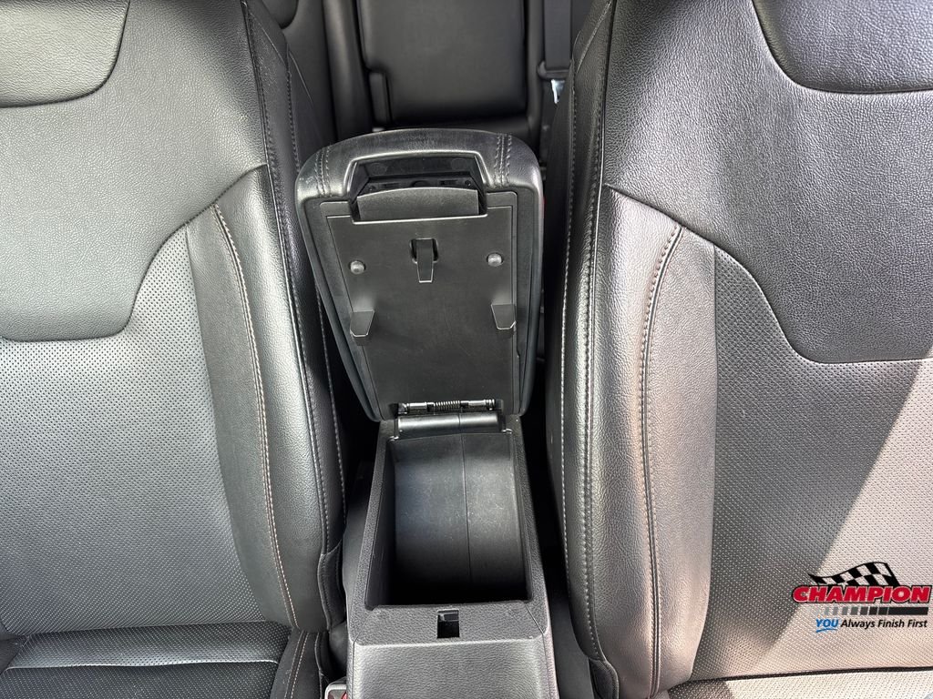 Used 2023 Silver Jeep Limited image 27