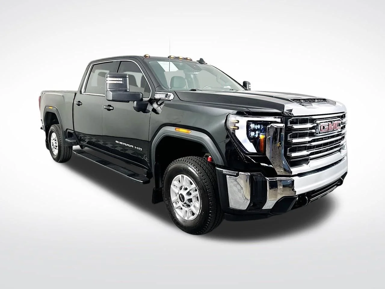 2024 GMC Sierra SLE 4WD Crew Cab Standard Box's photo