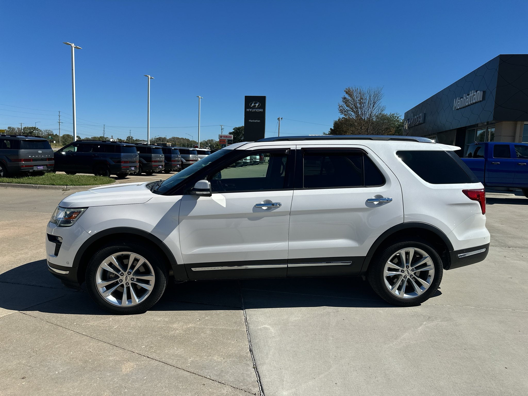 Used 2018 White Platinum Metallic Tri-Coat Ford Limited image 9