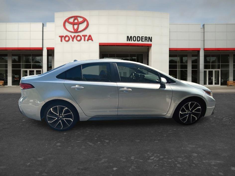 Used 2022 Classic Silver Metallic Toyota SE image 19