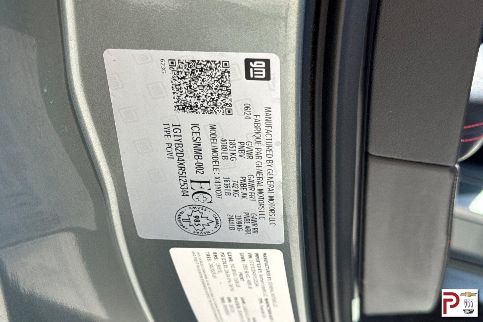 Used 2024 Gray Chevrolet Stingray image 33
