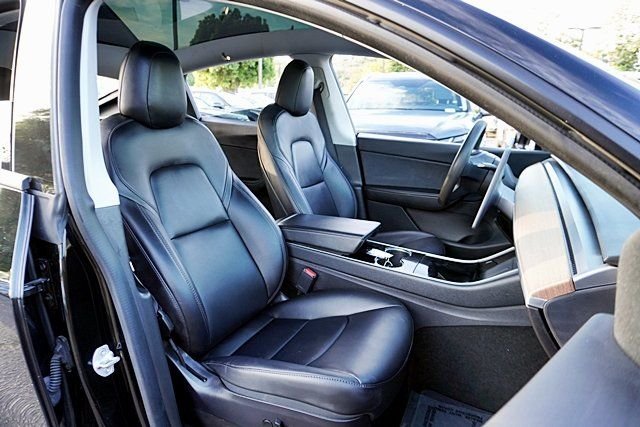 Used 2020  Tesla Long Range image 12