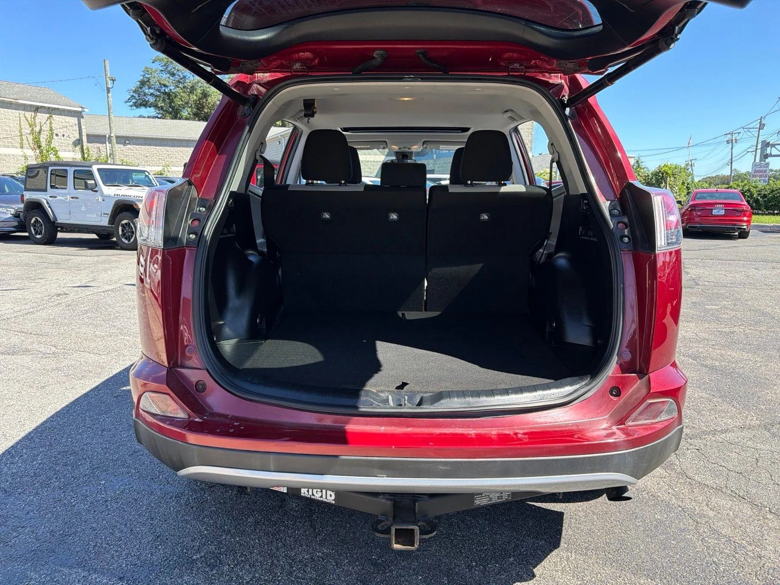 2018 Toyota RAV4 XLE - Photo 8