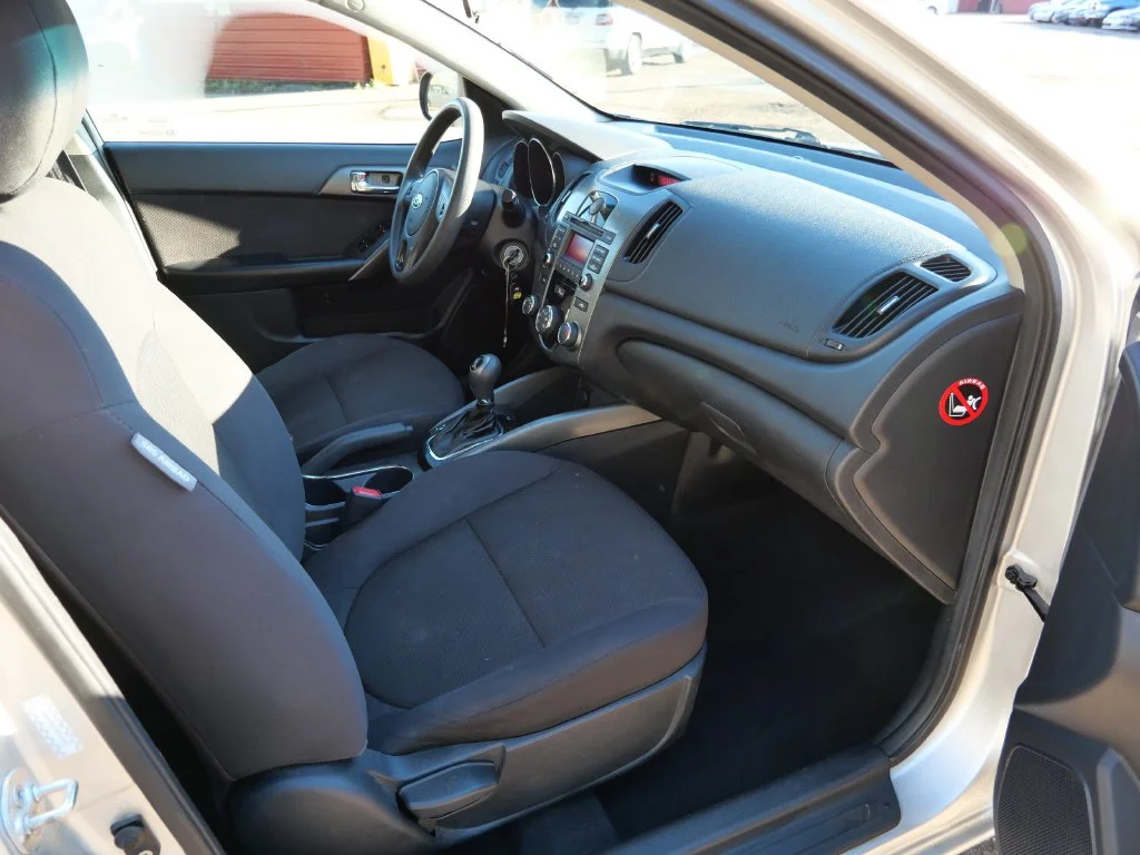 Used 2013 Silver Kia EX image 11