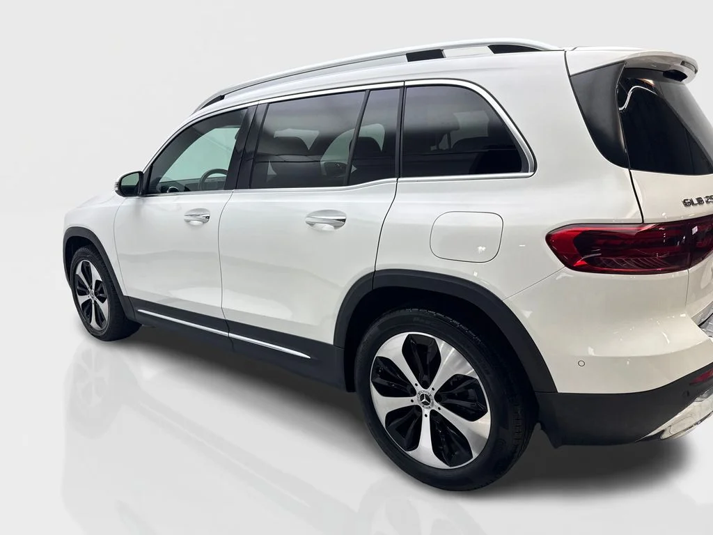 Used 2025 White Mercedes-Benz GLB 250 image 15