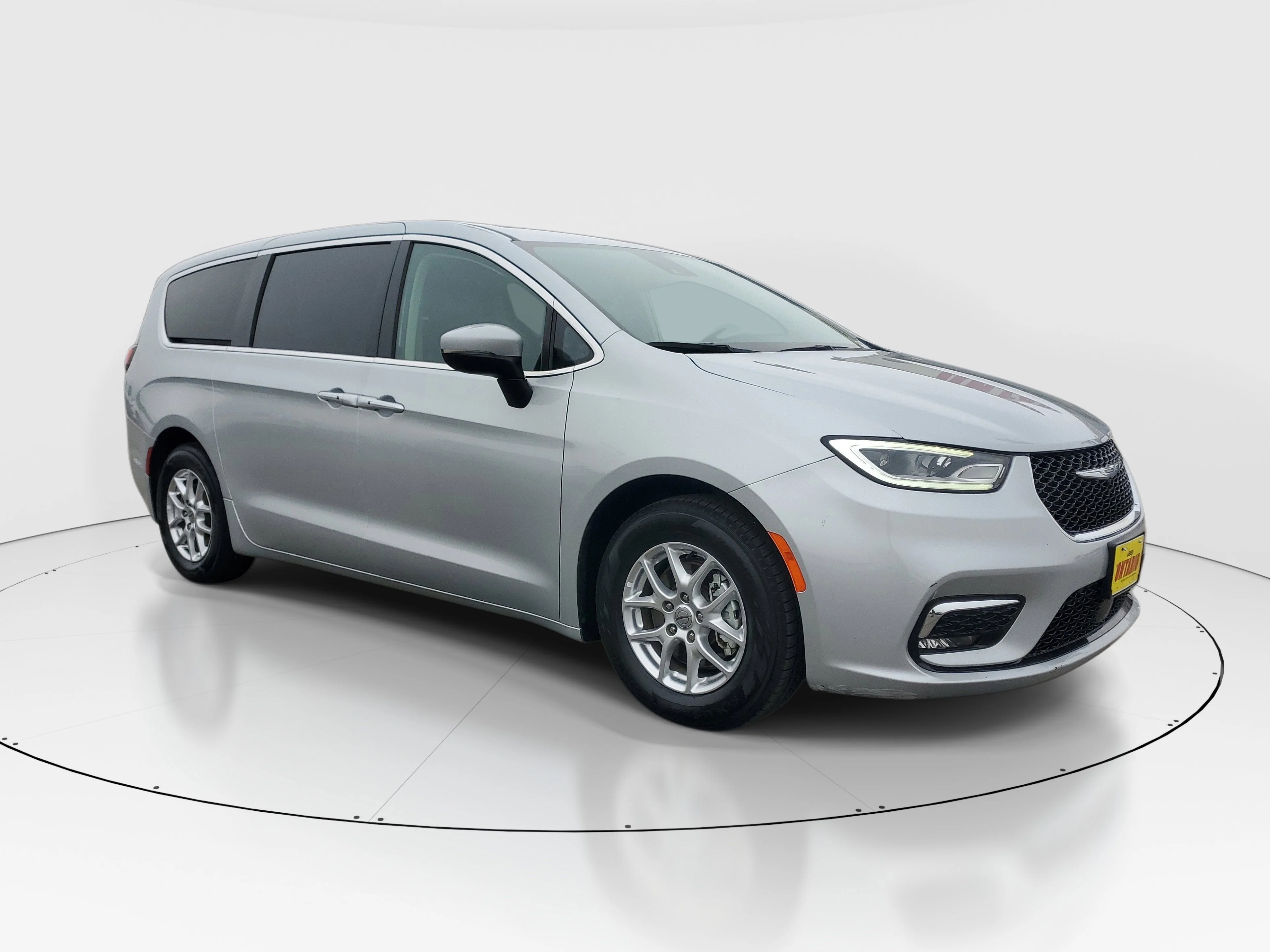 Certified Used 2023 Silver Chrysler Touring L image 28