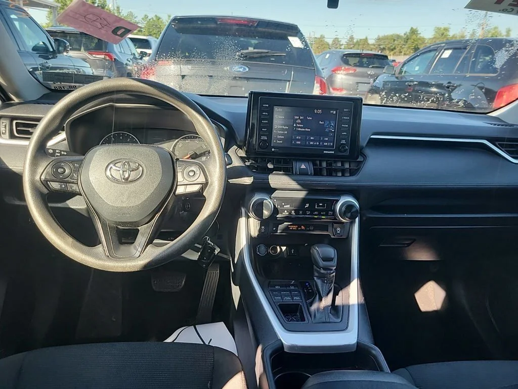 Used 2021 White Toyota LE image 10