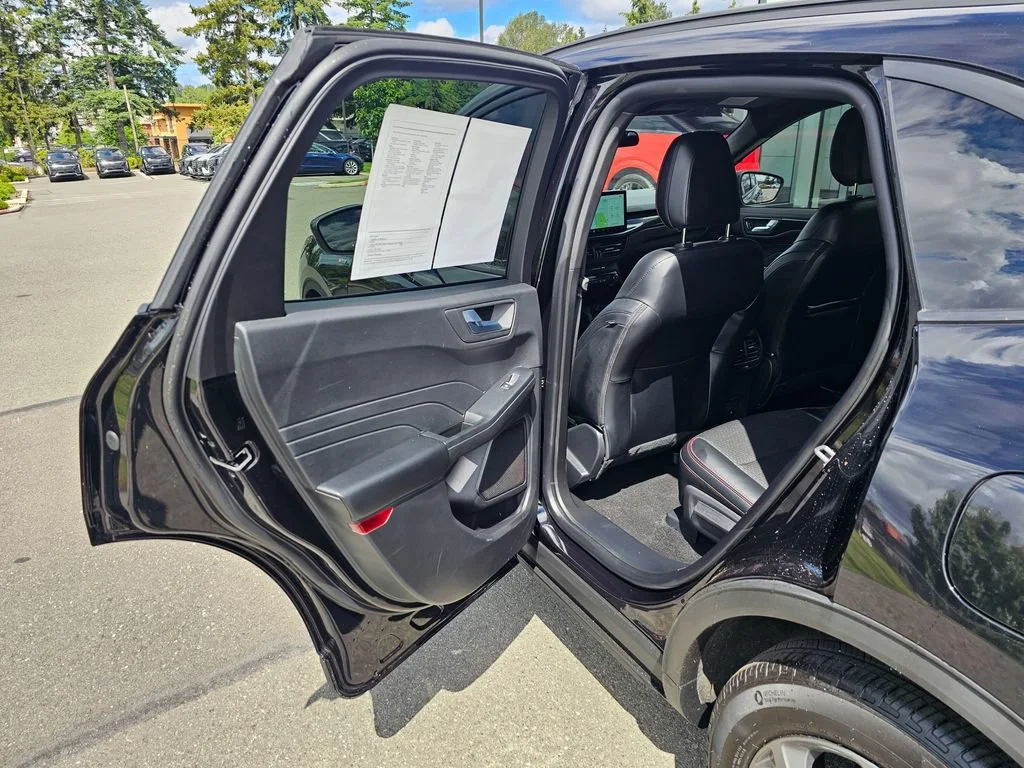 Used 2025  Ford ST-Line Select image 15