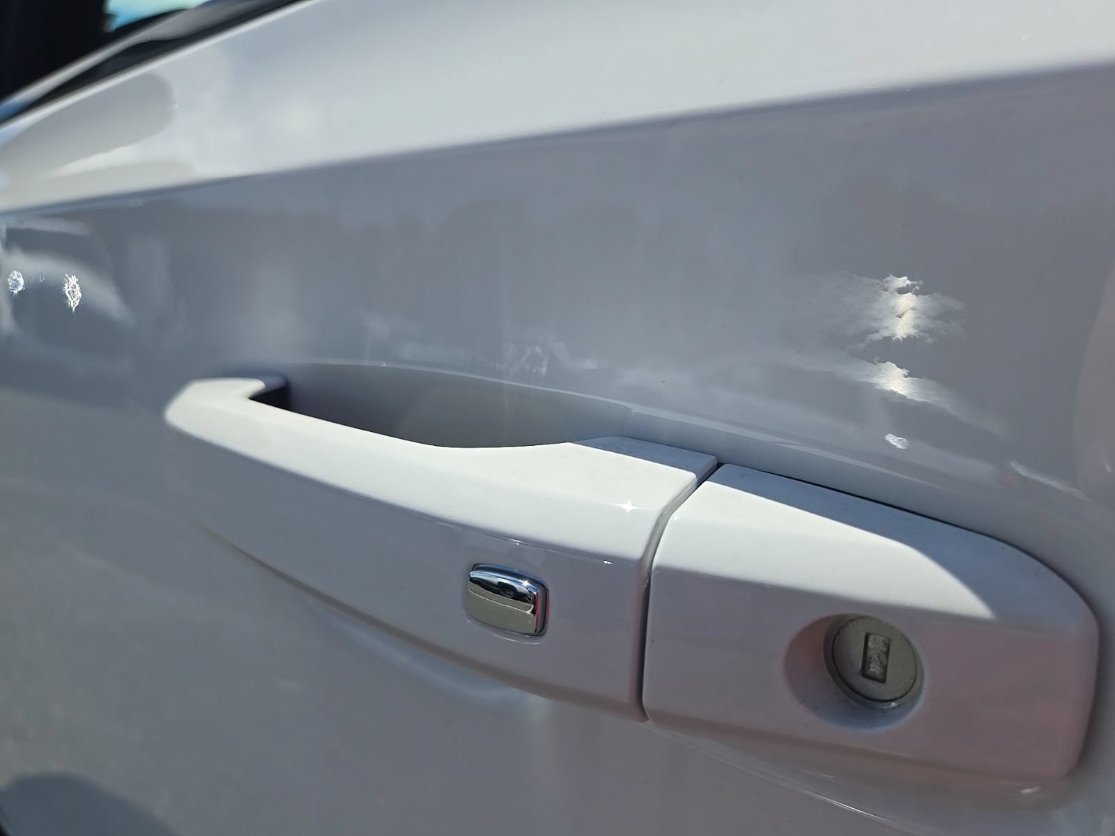 2026 GMC Yukon AT4 Ultimate - Photo 17