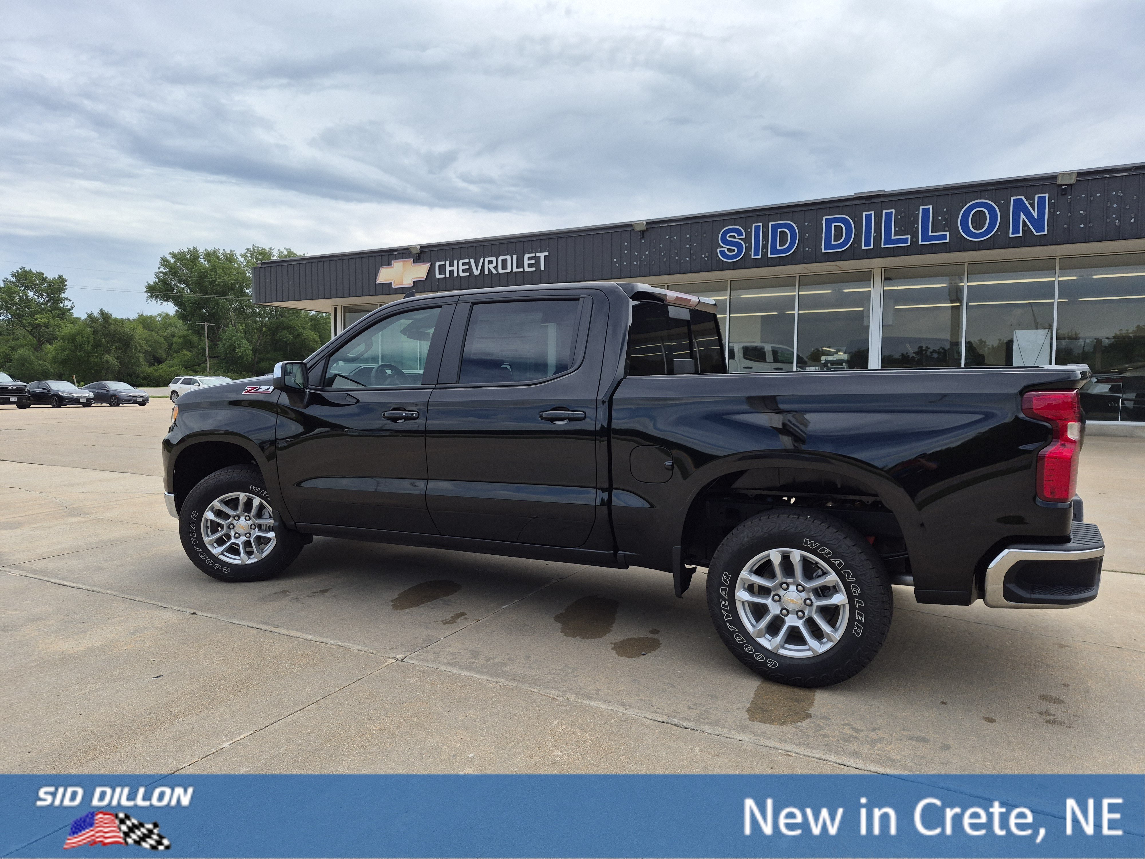 New 2026 Black Chevrolet LT image 19