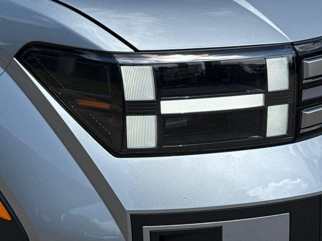 New 2026 Silver Hyundai SEL FWD image 4