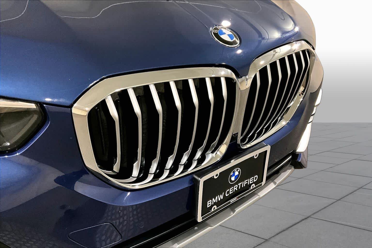Certified Used 2023 Phytonic Blue Metallic BMW xDrive40i image 31