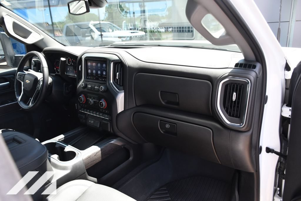 Used 2022 Summit White Chevrolet LTZ image 28