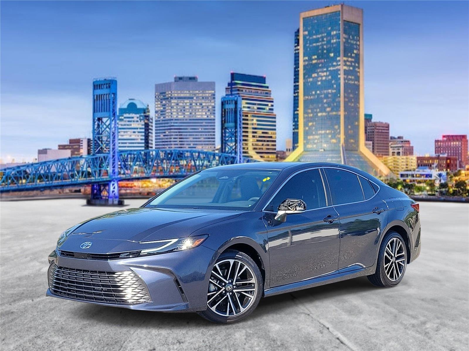 2026 Toyota Camry XLE Hybrid's photo