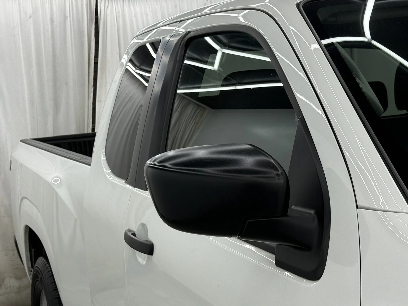 Used 2024 Glacier White Nissan S king cab 4x2 image 33