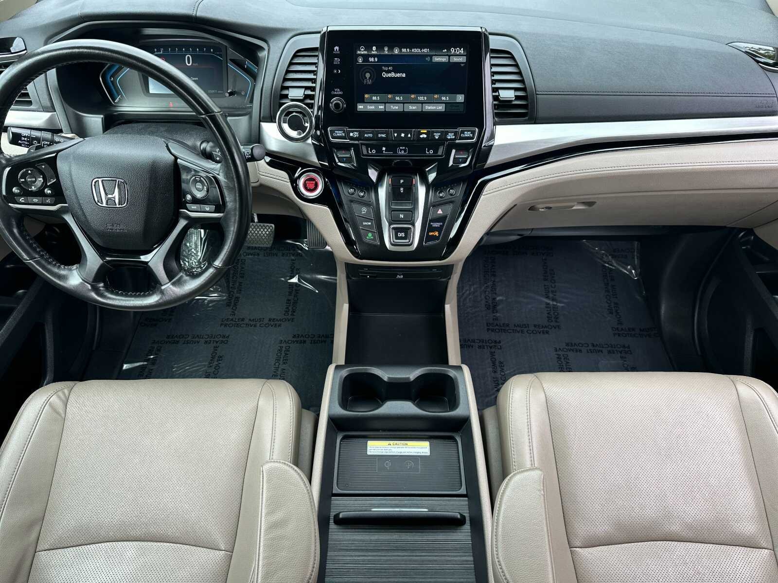 Used 2018 White Diamond Pearl Honda Elite 4D Passenger Van image 16