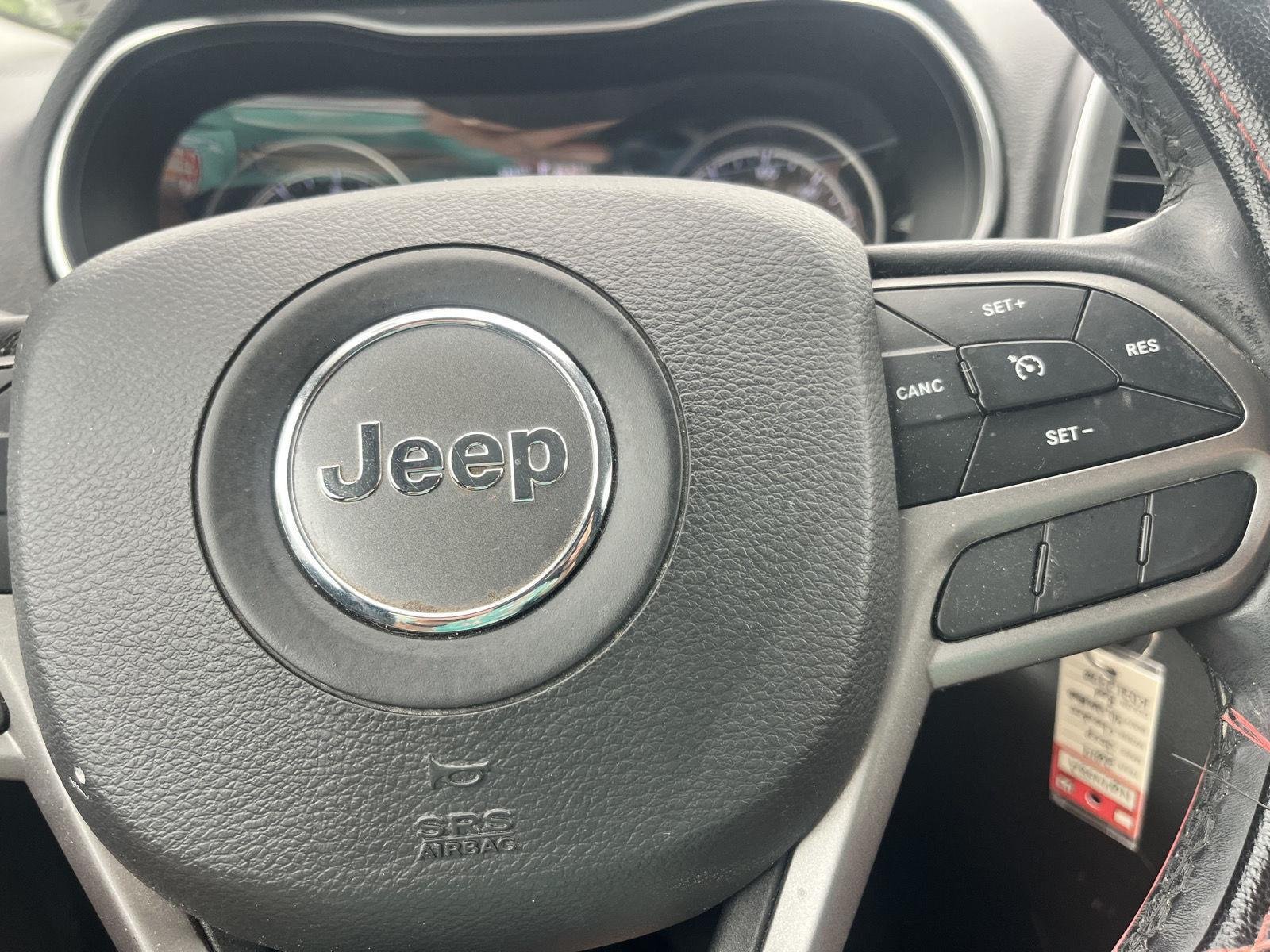 Used 2019 Velvet Red Pearlcoat Jeep Latitude image 24