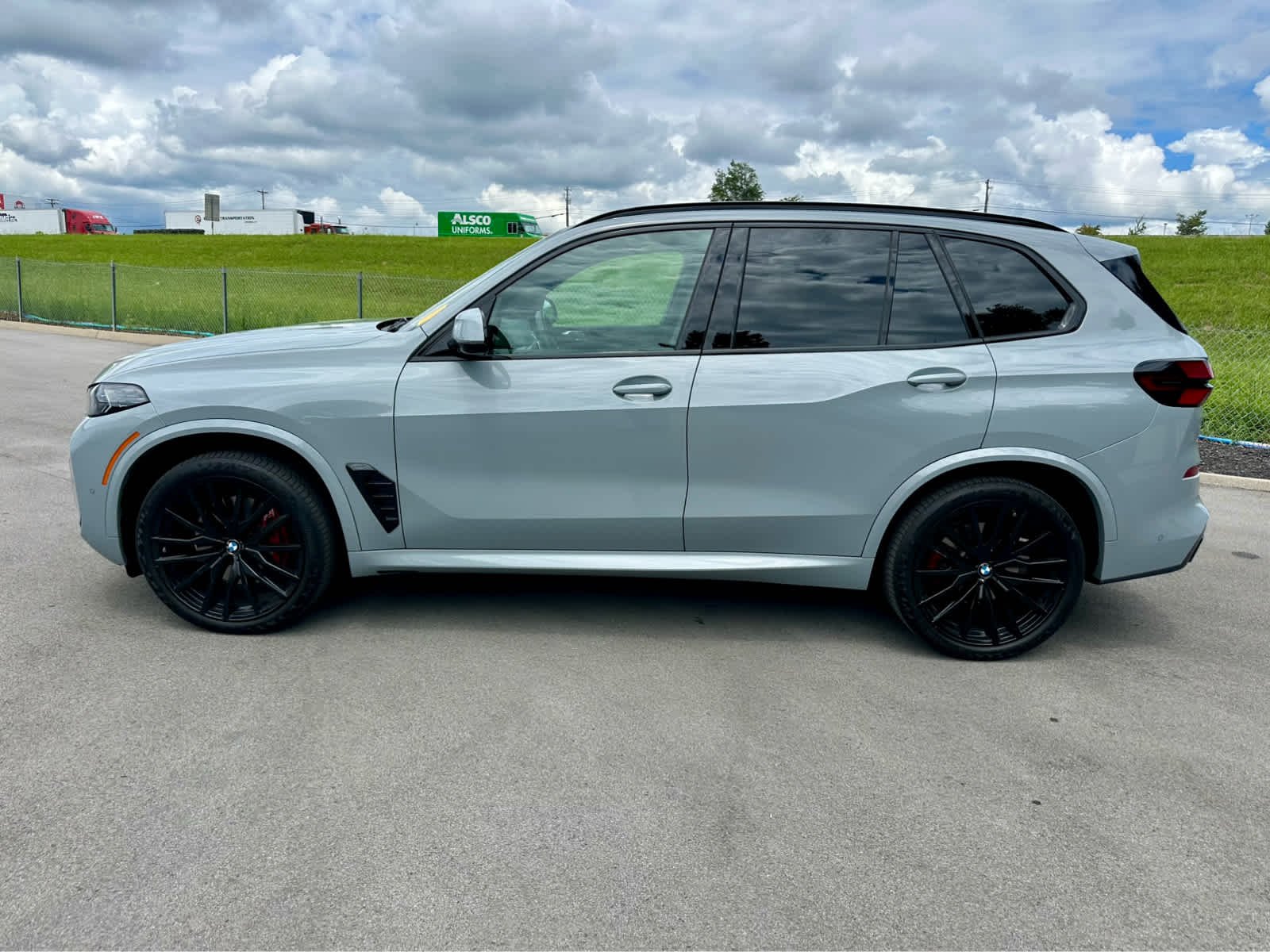 Used 2024 Brooklyn Grey Metallic BMW xDrive40i image 8