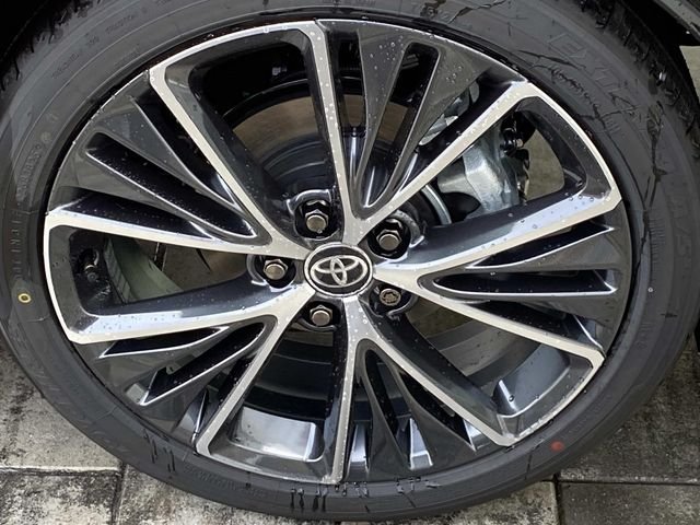 2026 Toyota Prius XLE - Photo 6