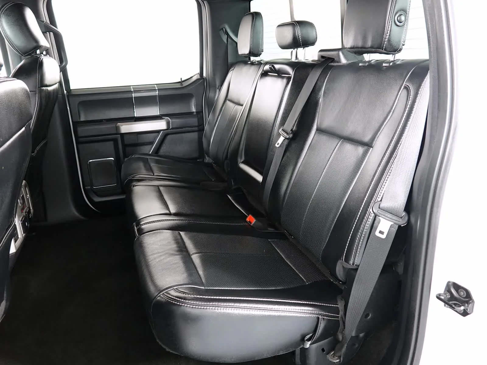 Used 2019 Oxford White Ford LARIAT image 13