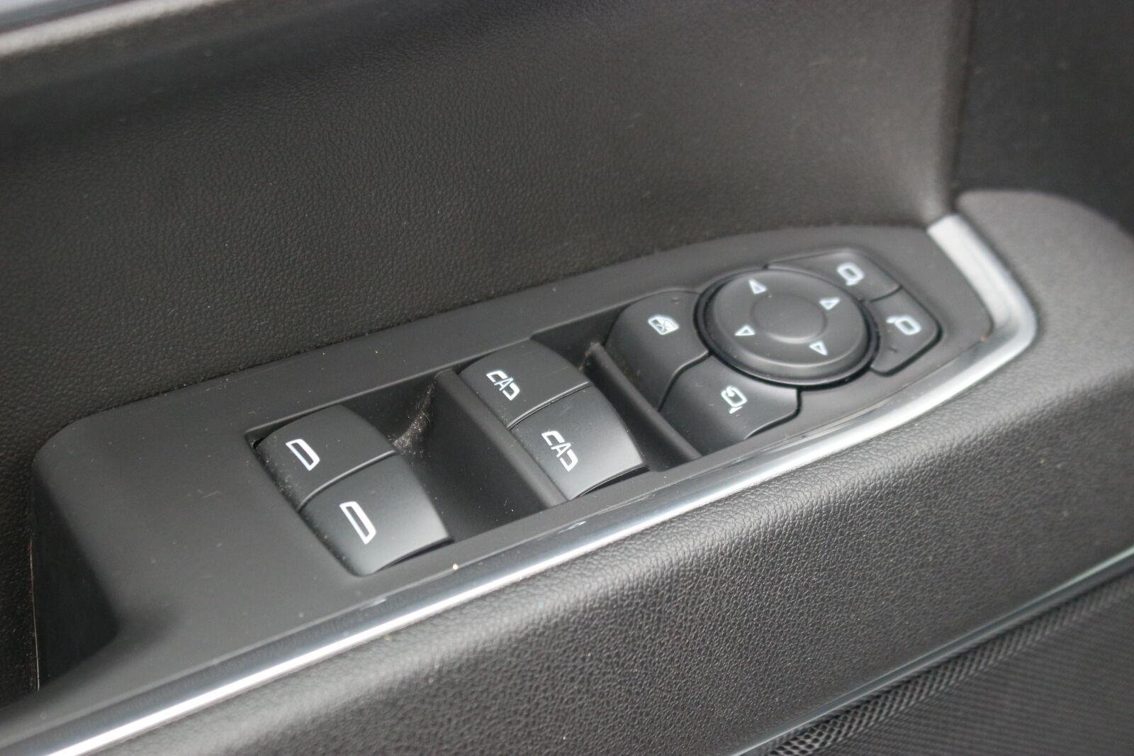 Used 2025 Sterling Metallic GMC SLT image 14