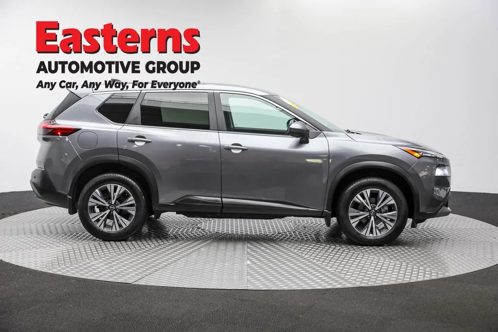 Used 2023 Gray Nissan SV image 4