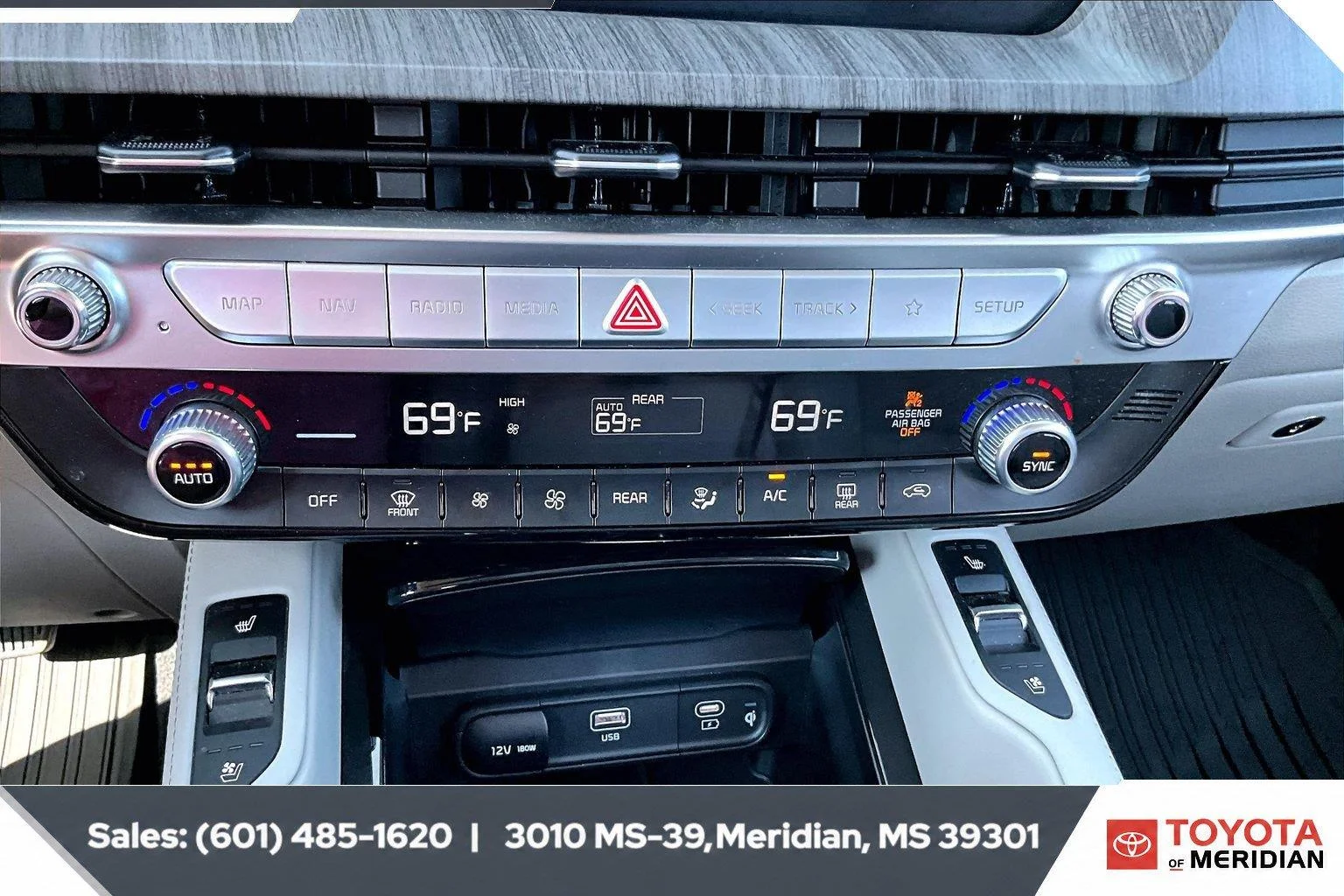 Used 2025 Glacial White Pearl Kia EX image 23