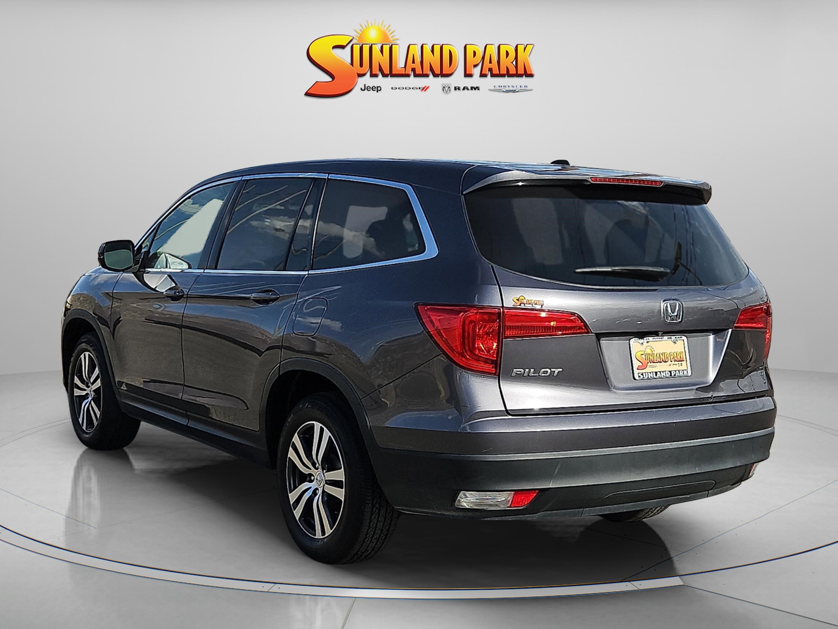 Used 2017 Modern Steel Metallic Honda EX-L image 4
