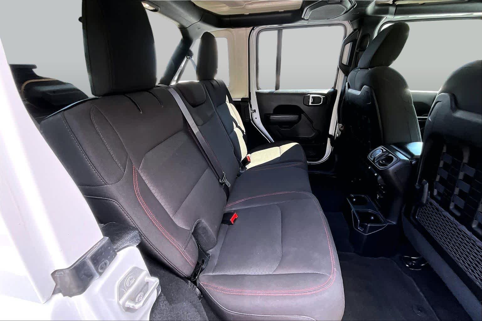 Used 2022 Bright White Clearcoat Jeep Unlimited Rubicon image 35