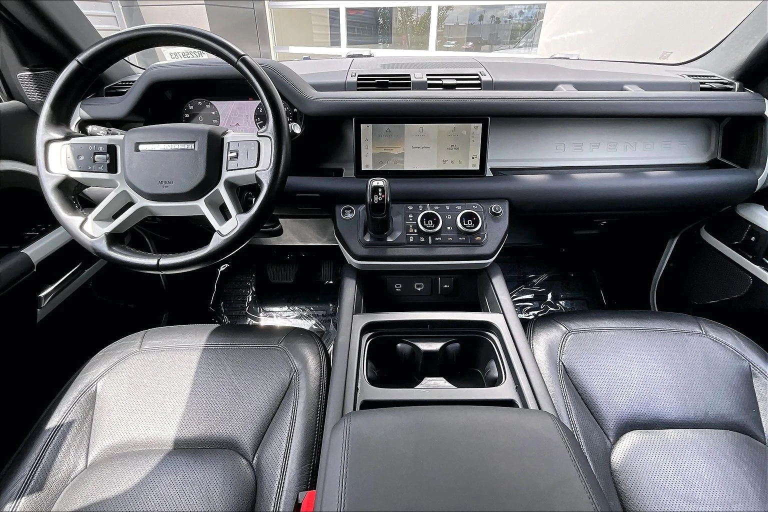 Used 2024 White Land Rover S image 15