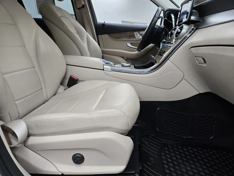 Used 2018 White Mercedes-Benz GLC 300 image 14