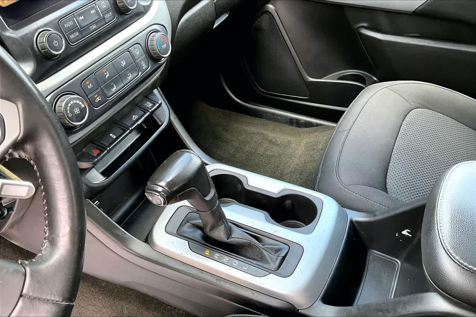 Used 2018 Summit White Chevrolet 2WD LT image 17