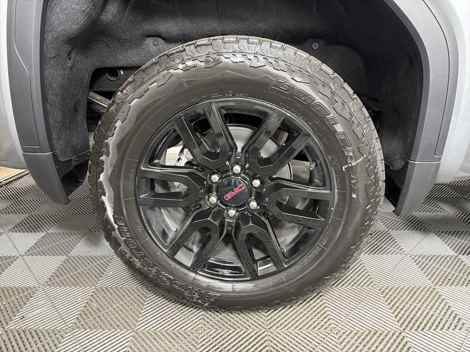 New 2026 Sterling Metallic GMC Elevation image 15