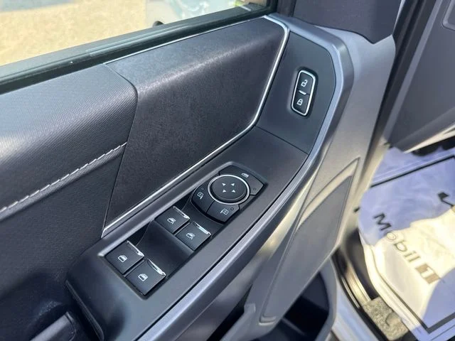 2025 Ford F-150 XLT - Photo 12