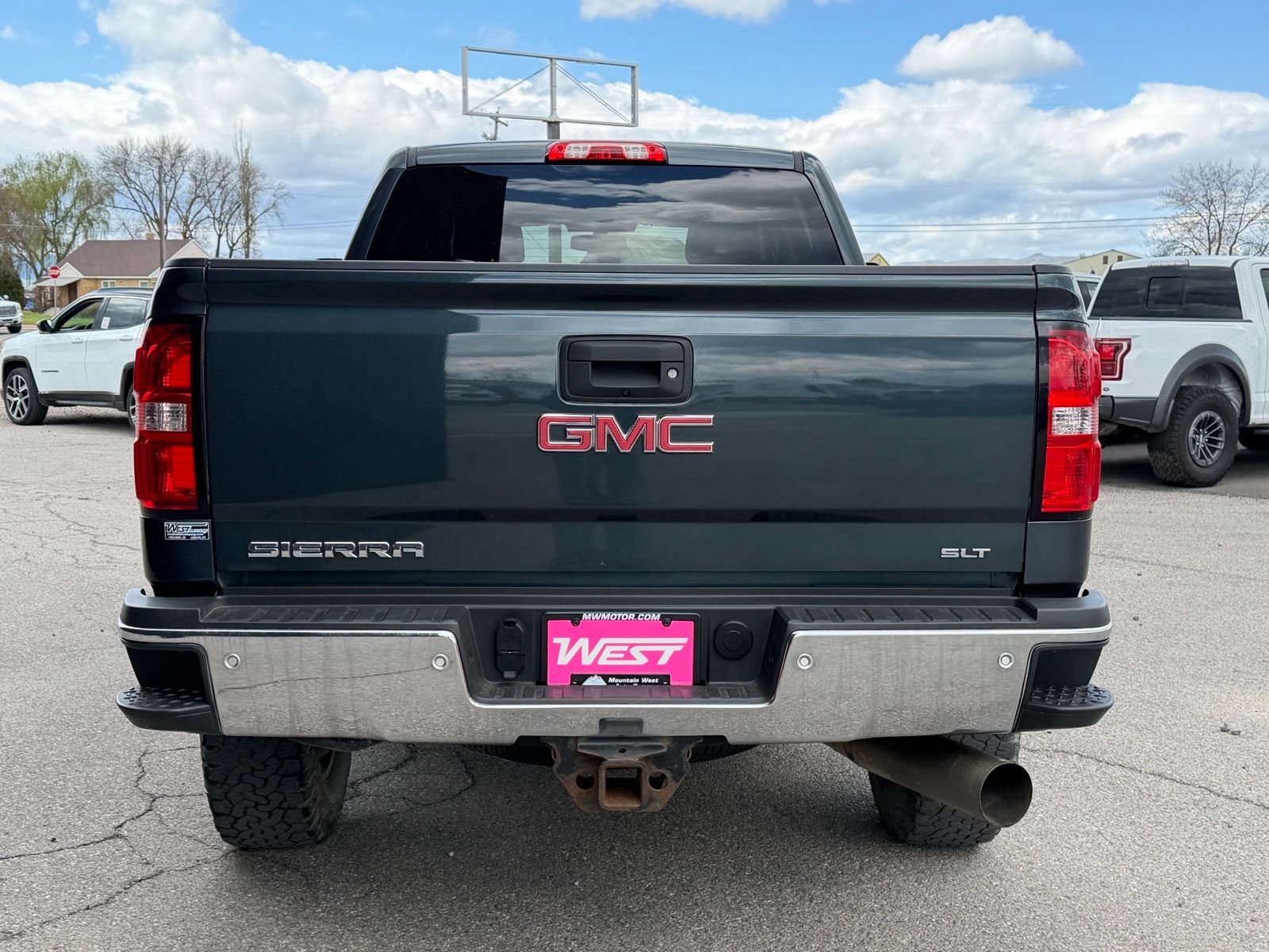View vehicle photo 4
