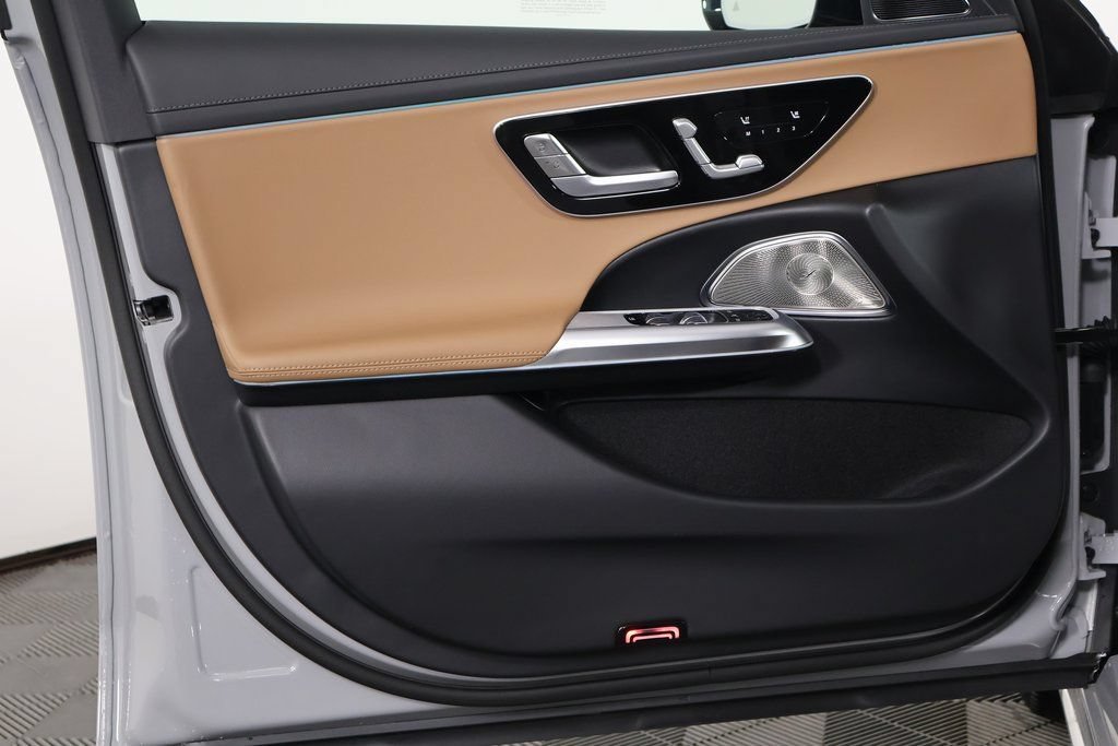 New 2026 MANUFAKTUR Alpine Grey Mercedes-Benz E 350 image 17