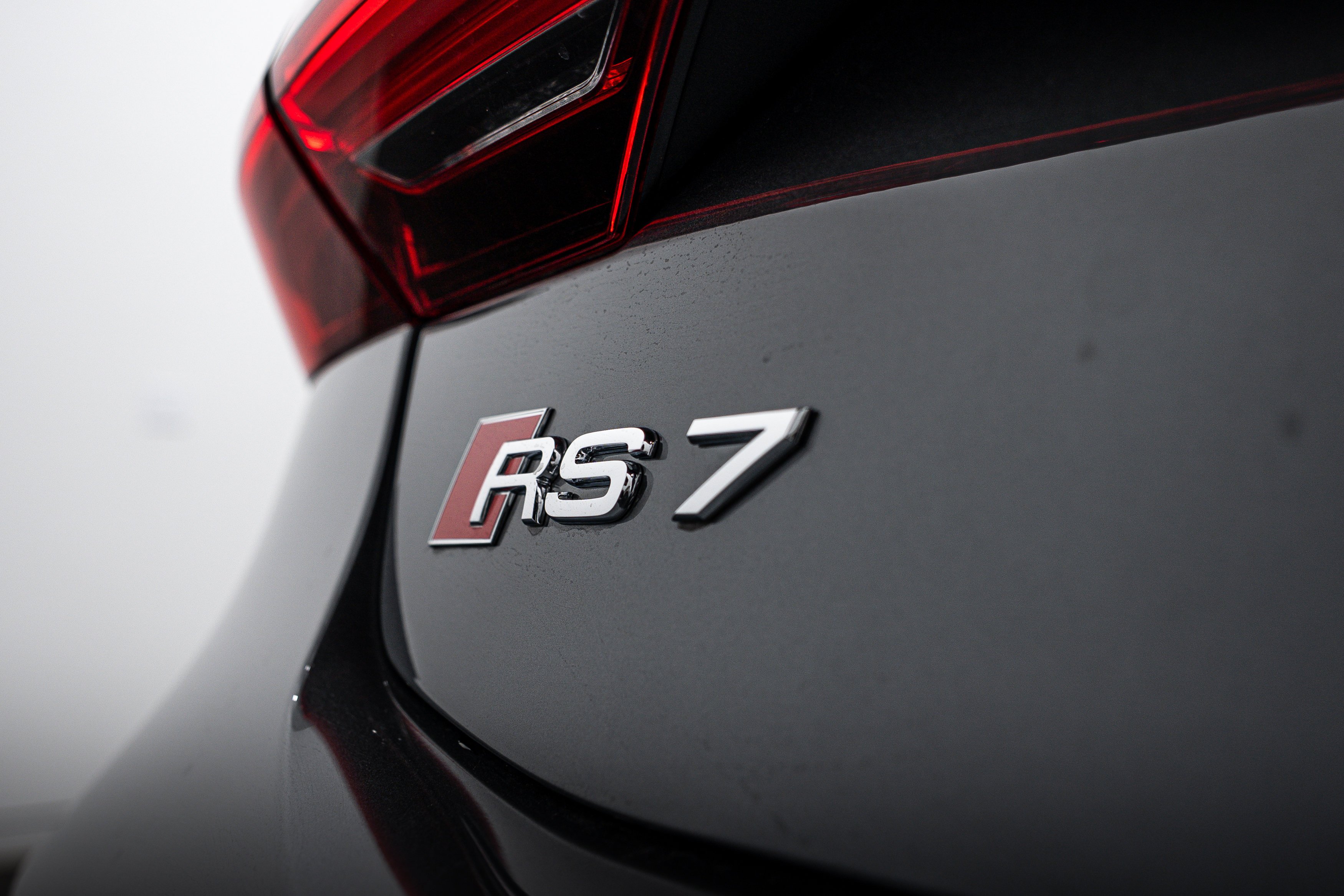 New 2026 Daytona Gray Audi performance image 23