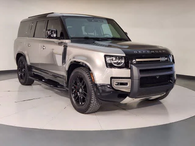 Used 2024 Silicon Silver Premium Metallic Land Rover X image 7