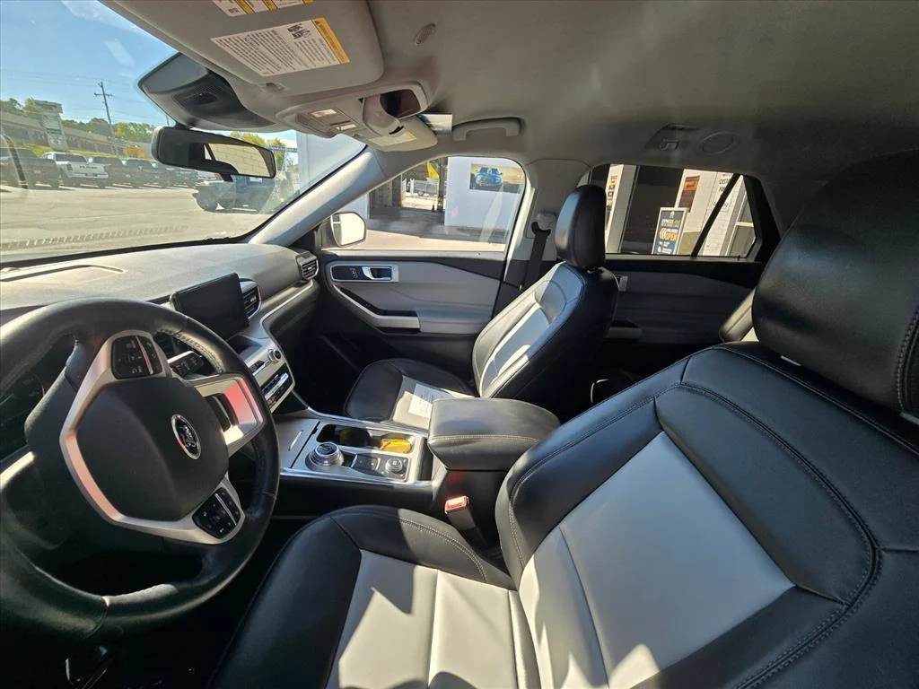 Used 2022 Gray Ford XLT image 4