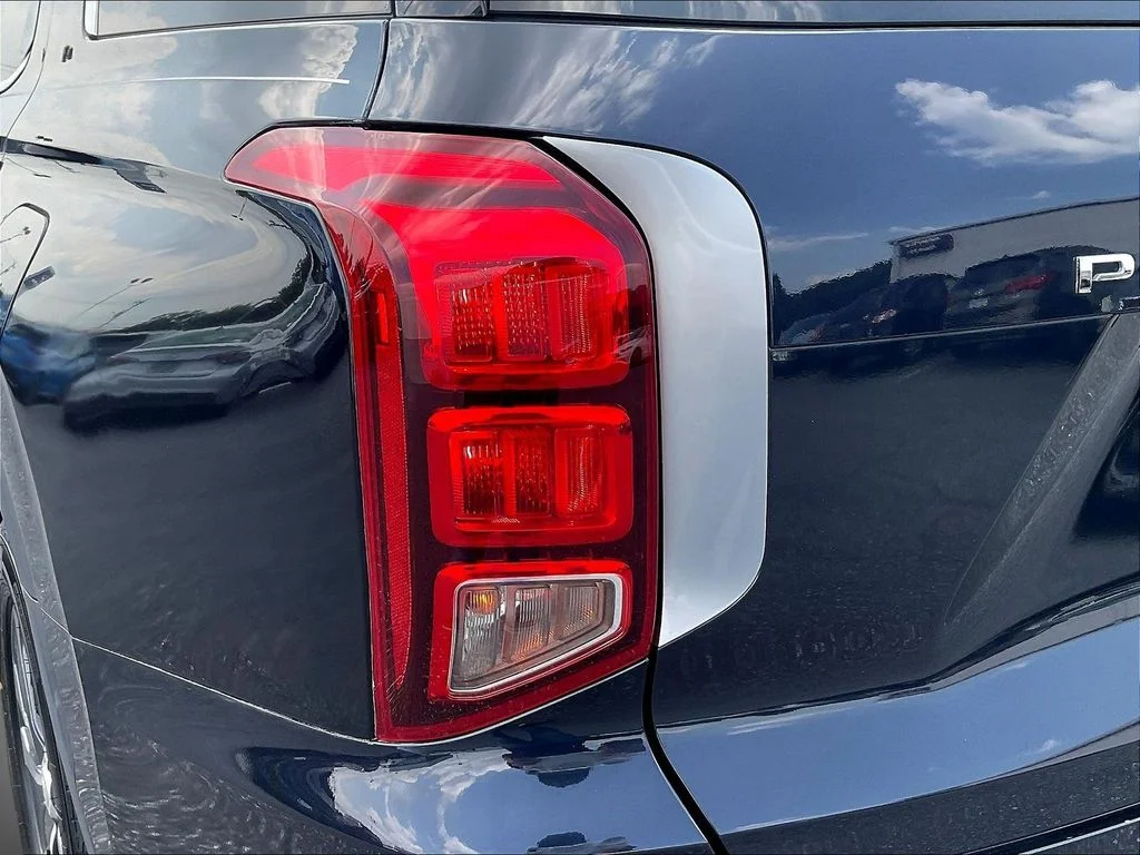 Used 2021 White Hyundai SEL image 19