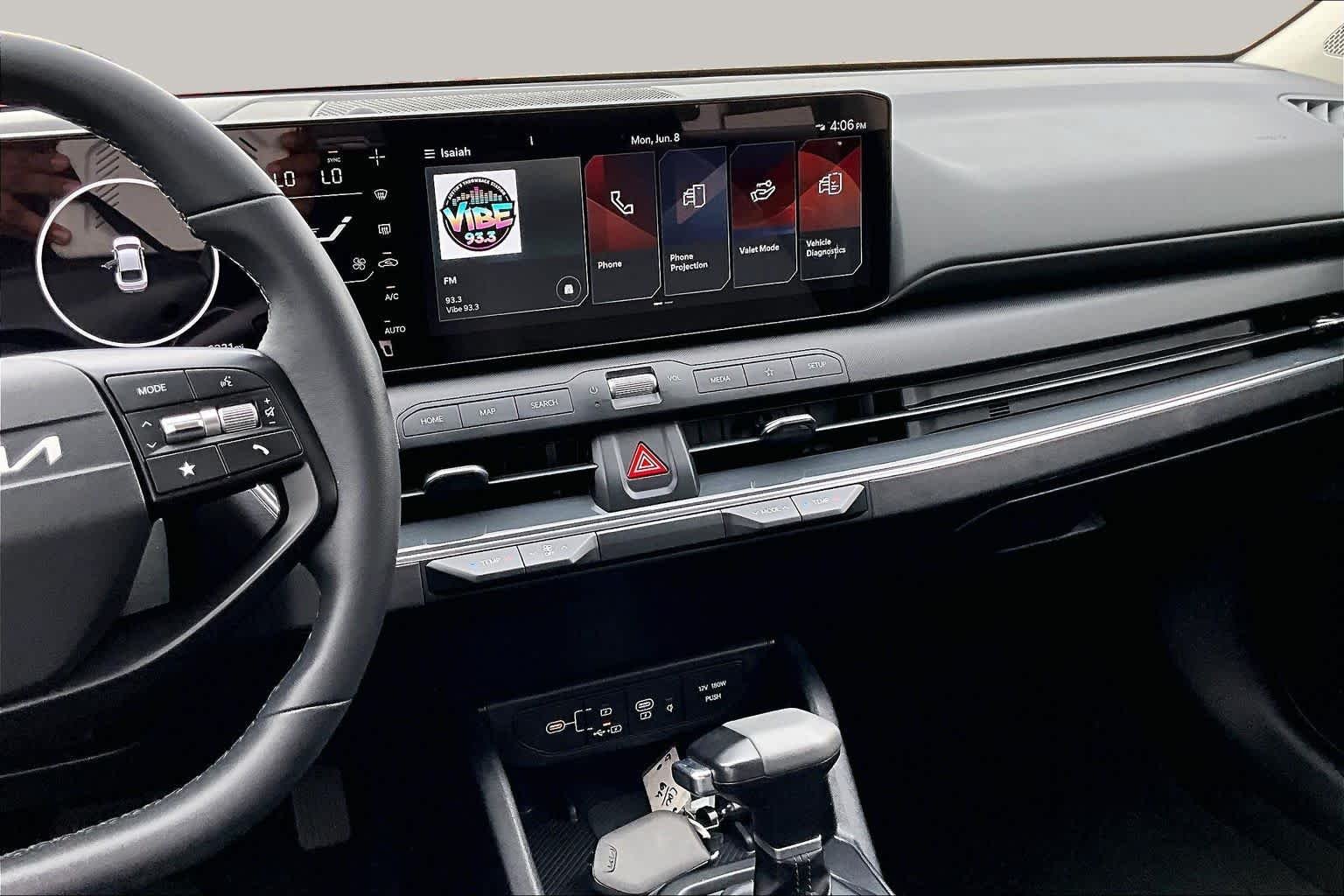 Used 2025 Snow White Pearl Kia EX image 9