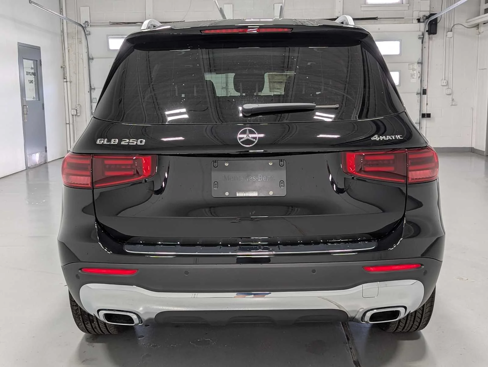 Used 2026 Night Black Mercedes-Benz GLB 250 image 8