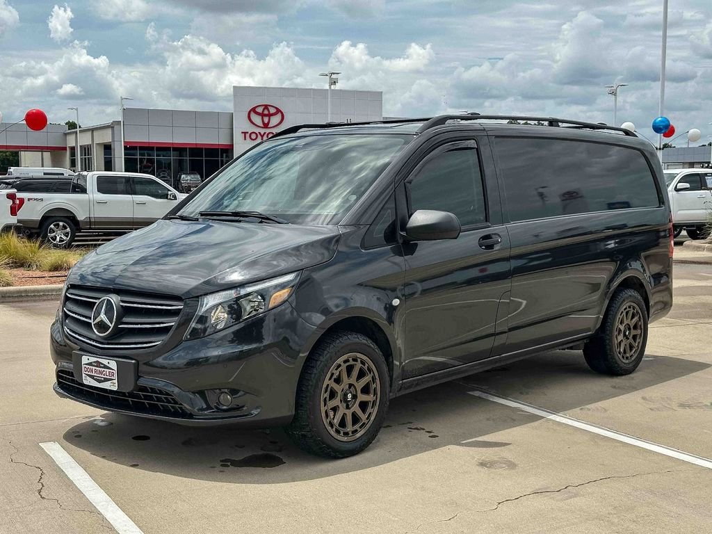 Used 2022  Mercedes-Benz Cargo image 7
