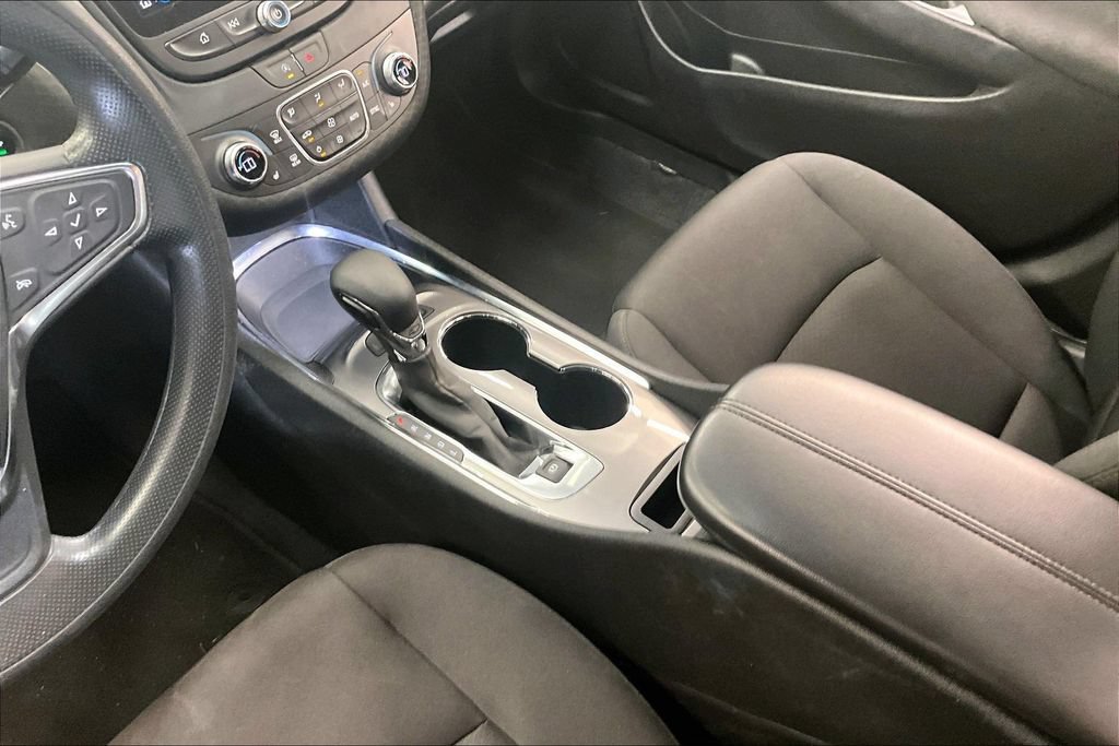 Used 2024 Summit White Chevrolet 1LT image 16