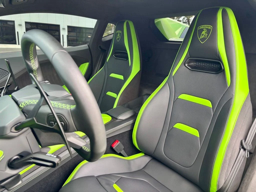 Used 2026 Verde Selvans Metallic Lamborghini  image 19