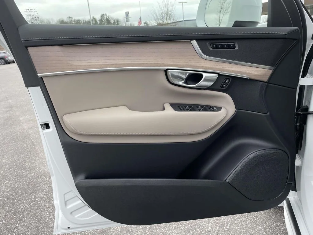 2026 Volvo XC90 Plus - Photo 5