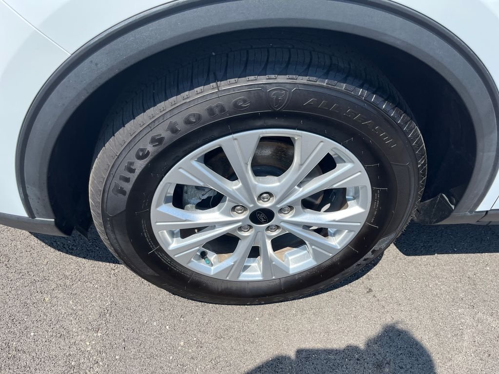 Used 2023 White Ford Active image 9