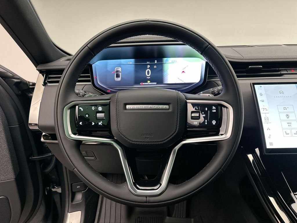 Used 2025  Land Rover SE image 12