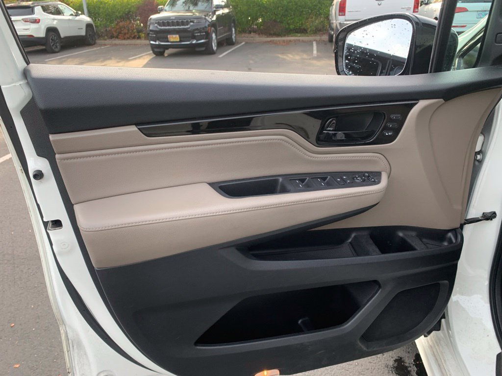 Used 2018 White Honda Elite image 11