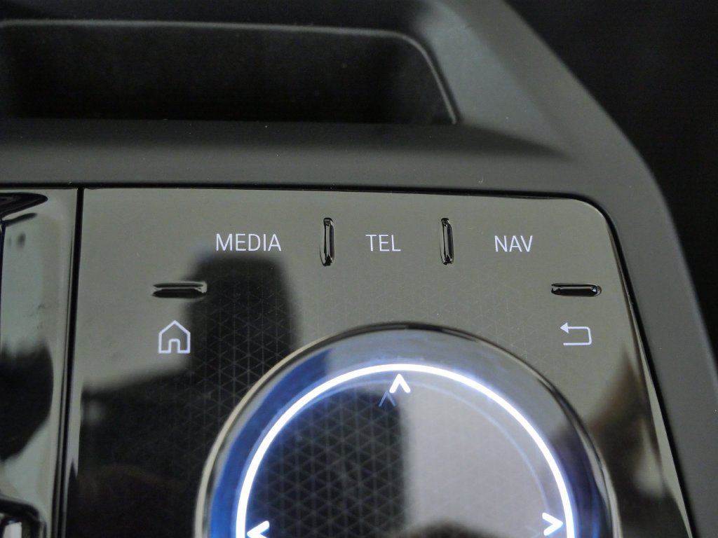Used 2024 Black BMW xDrive50 image 46